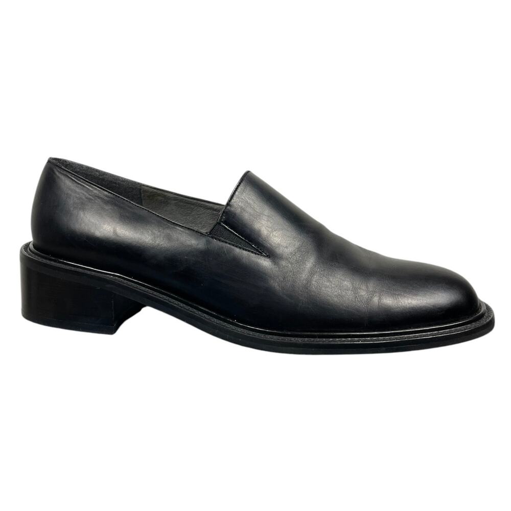 Stuart Weitzman Black Leather Loafer Women’s 7.5 Narrow Slip-On Classy Office
